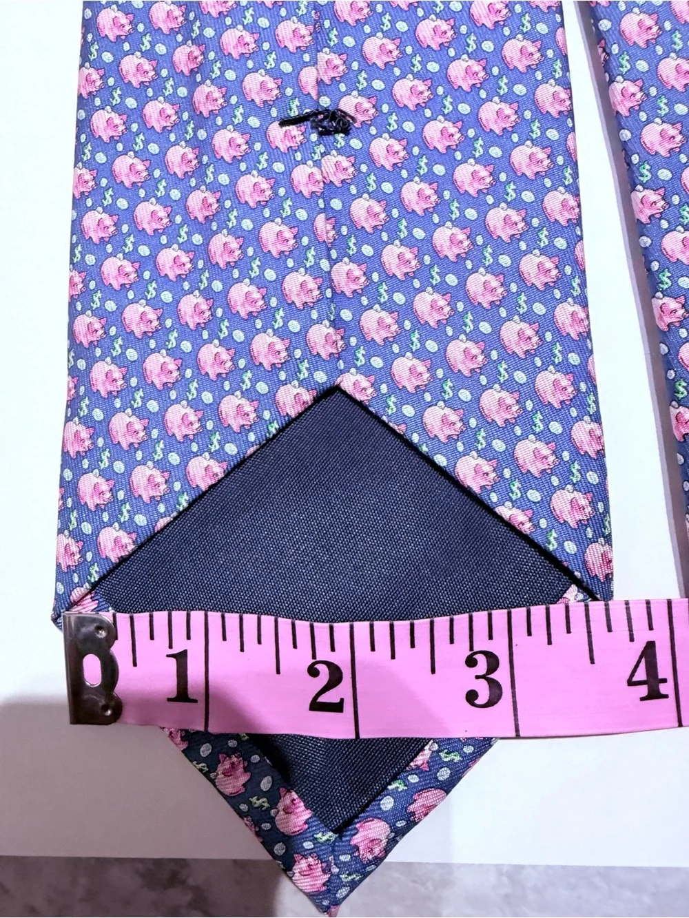 Vineyard Vines Martha’s Vineyard Pink Piggy Bank Dollar Sign Novelty Silk Tie